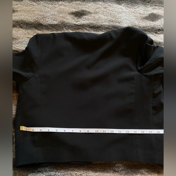 H&M a-symmetrical blazer - Picture 9 of 11